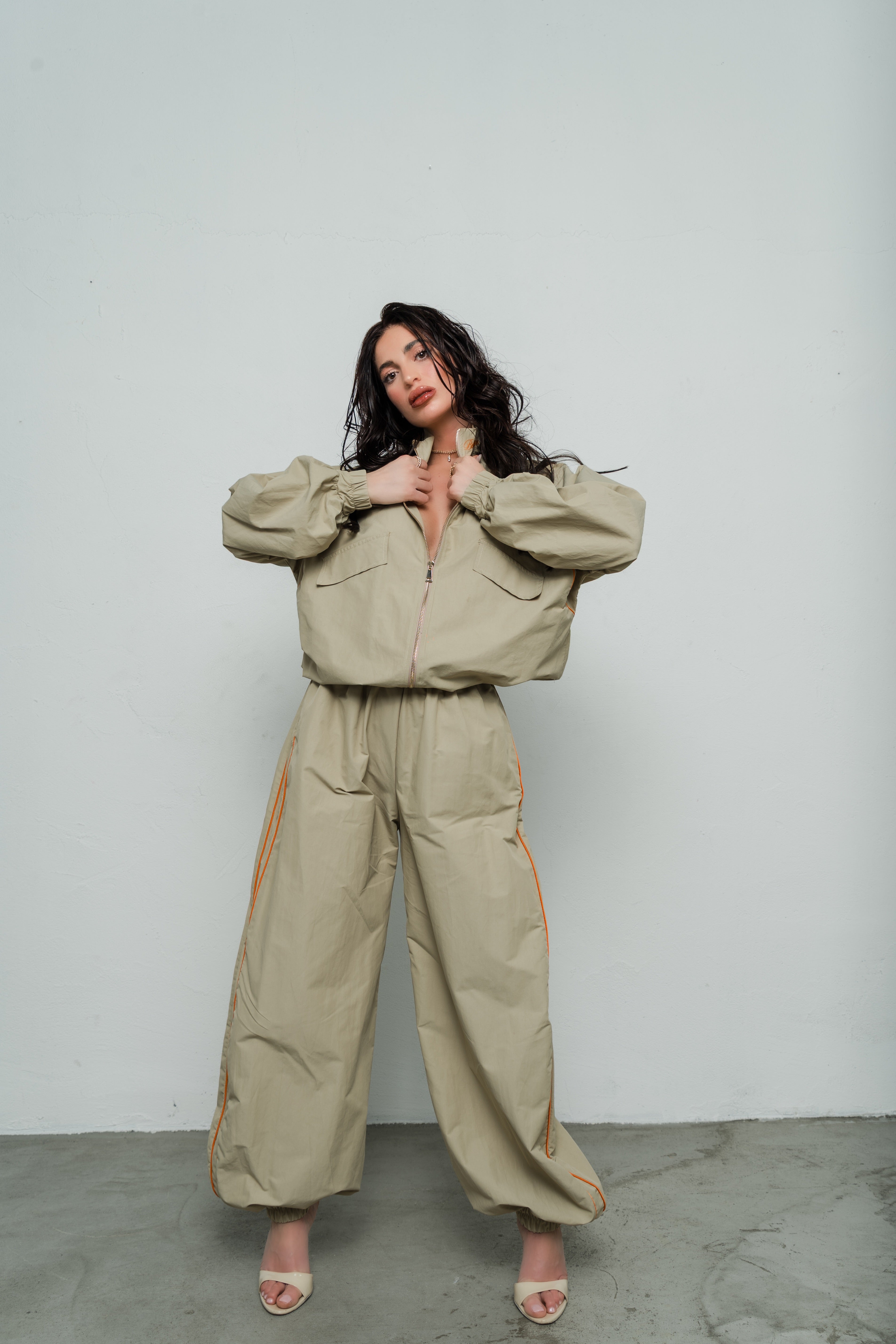 Tracksuit Street glow