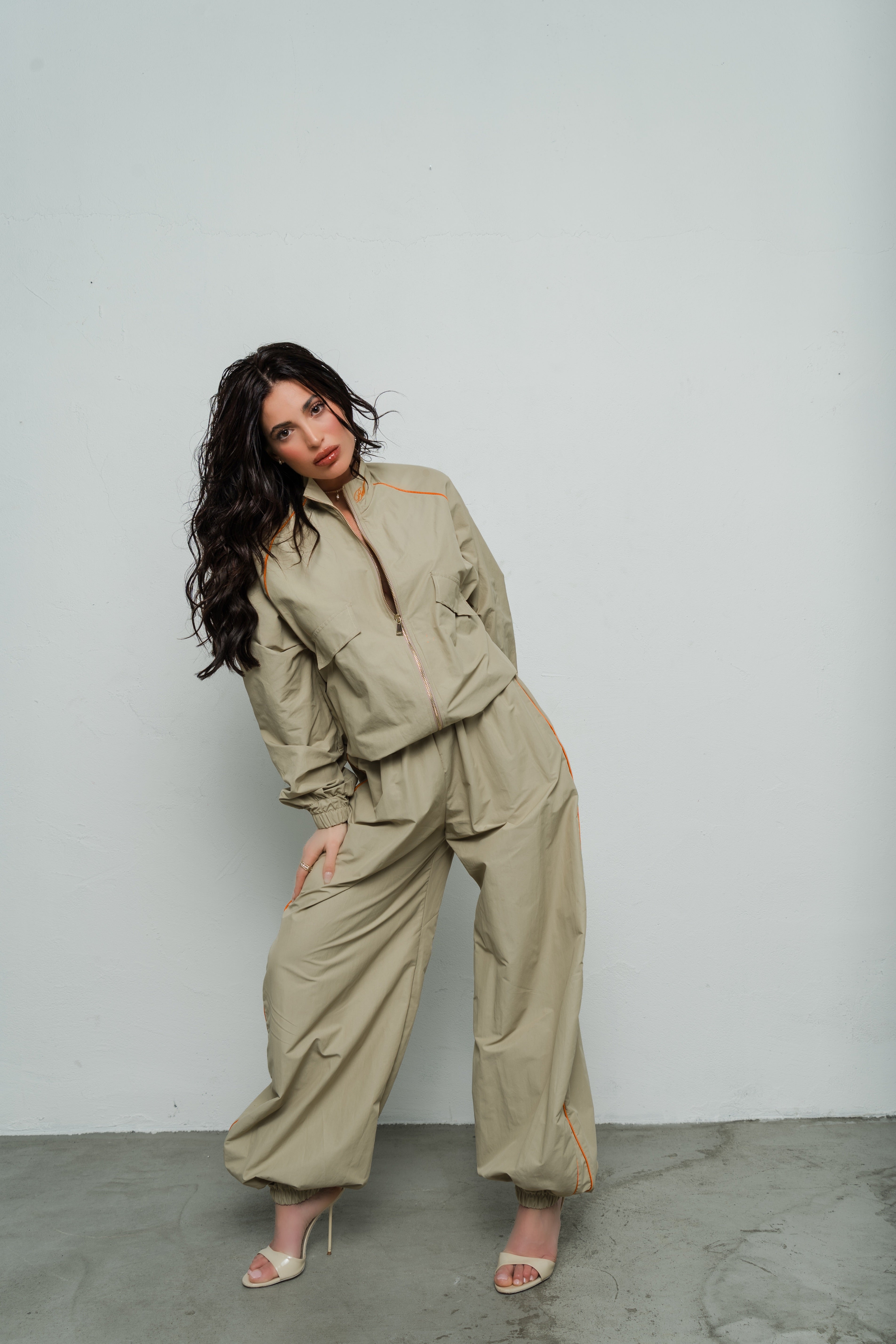 Tracksuit Street glow